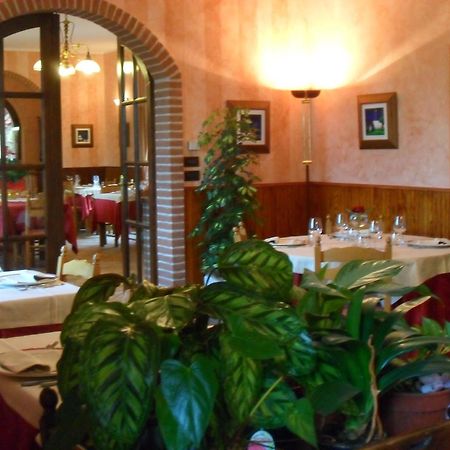 Ristorante Albergo Da Maurizio Cravanzana Экстерьер фото